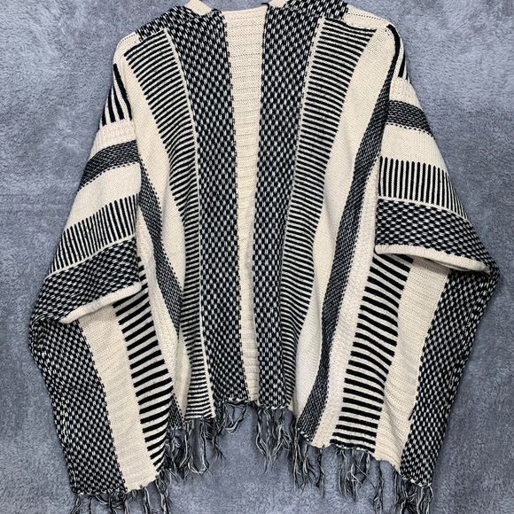 Hot & Delicious Women's Kimono Cardigan Black White Striped Fringe Open Front Sw - Picture 6 of 7